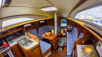 Boat | Living room