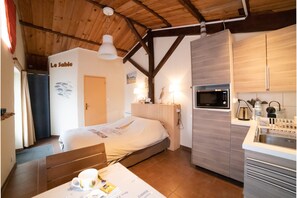 Standard Double Room | Desk, free WiFi - Au Passage du Gois (Beauvoir-sur-Mer)