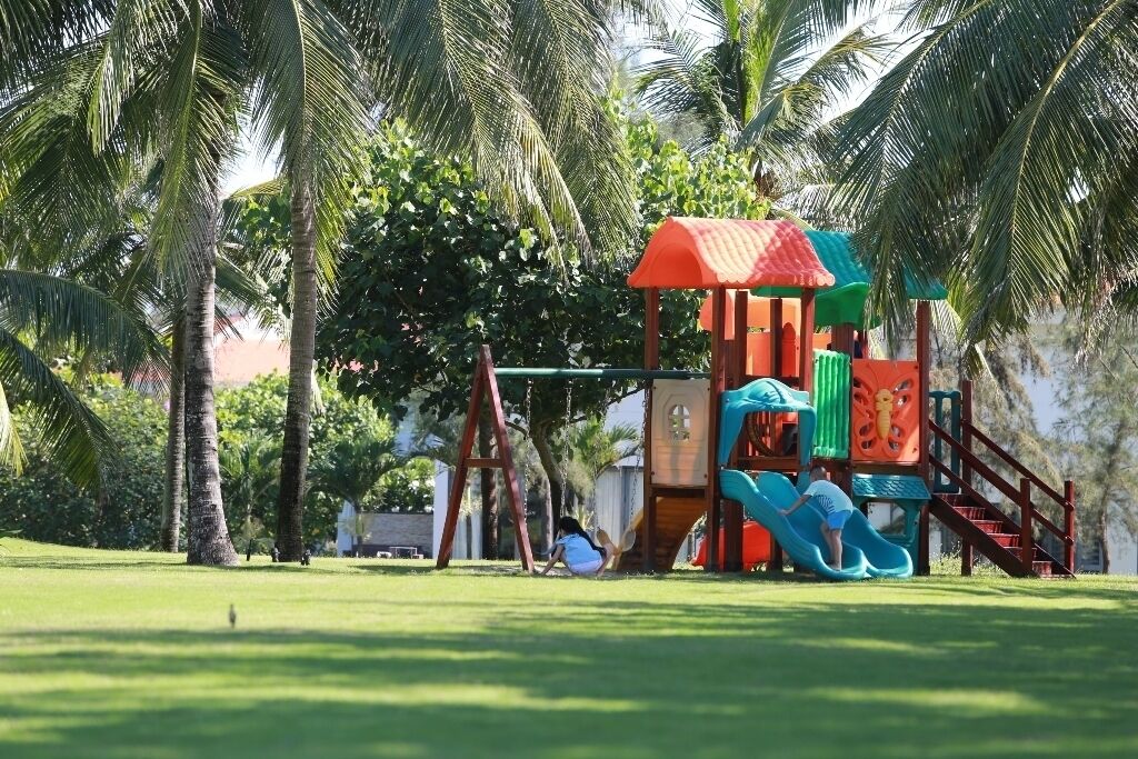 children’s play area – outdoor