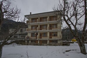 Exterior - Sarthak B&B (Manali)