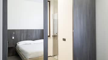 Chambre Standard Double ou avec lits jumeaux, vue ville | Salle de bain