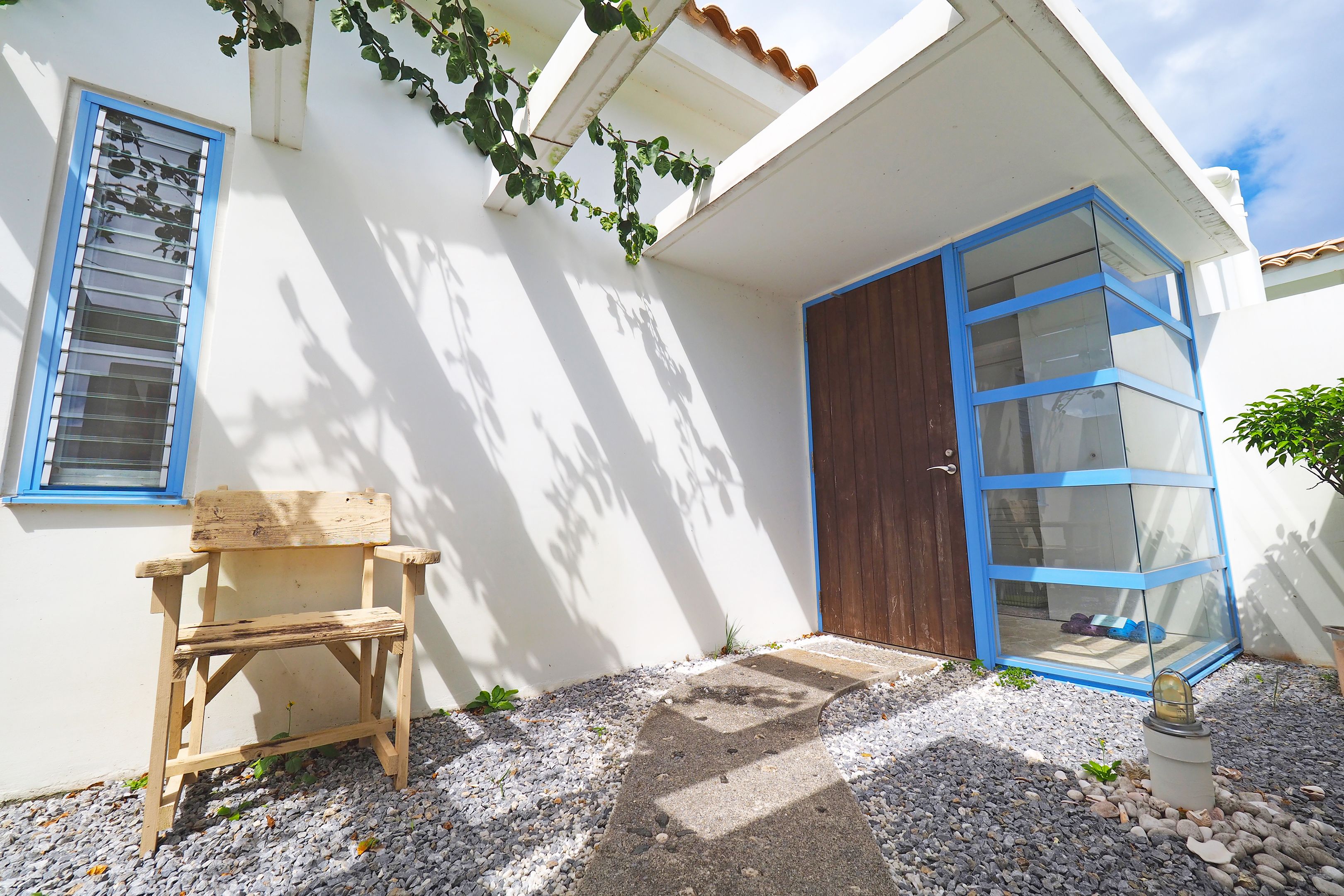 ocean front superior twin (west) | 1 bedroom, desk, laptop workspace, blackout curtains