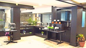 Desayuno de cocina local (INR 250 por persona)