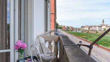 Appartamento Deluxe, 1 letto king con divano letto | Terrazza/patio