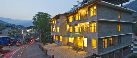 Front of property – evening/night