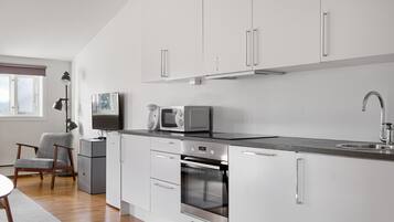 Comfort-Apartment, 2 Schlafzimmer | Eigene Küche | Kühlschrank, Mikrowelle, Ofen, Herdplatte