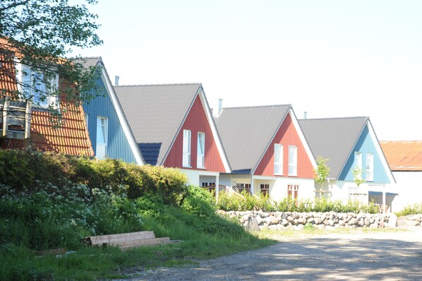 Cottage, 3 Bedrooms, Terrace, Garden View | Iron/ironing board, free WiFi, bed sheets, wheelchair access