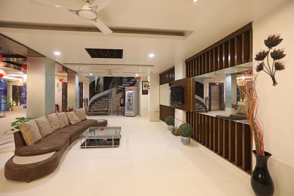 Interior detail - OYO 524 Hotel Sun International (New Delhi)