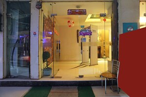 Exterior - OYO 524 Hotel Sun International (New Delhi)