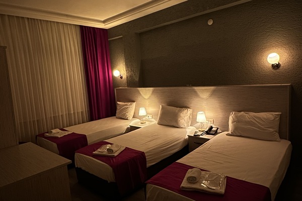 Standard Triple Room | Premium bedding, in-room safe, desk, cribs (free)