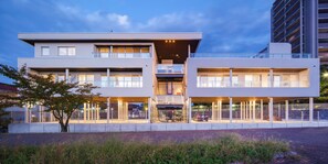 Fachada de la propiedad