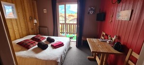 Dobbeltrom – classic, 1 queensize-seng, tilgjengelighetstilpasset | Sengetøy av topp kvalitet, individuelt dekorert og individuelt innredet