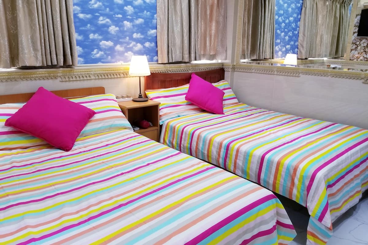 Family Quadruple Room | Soundproofing, free WiFi, bed sheets