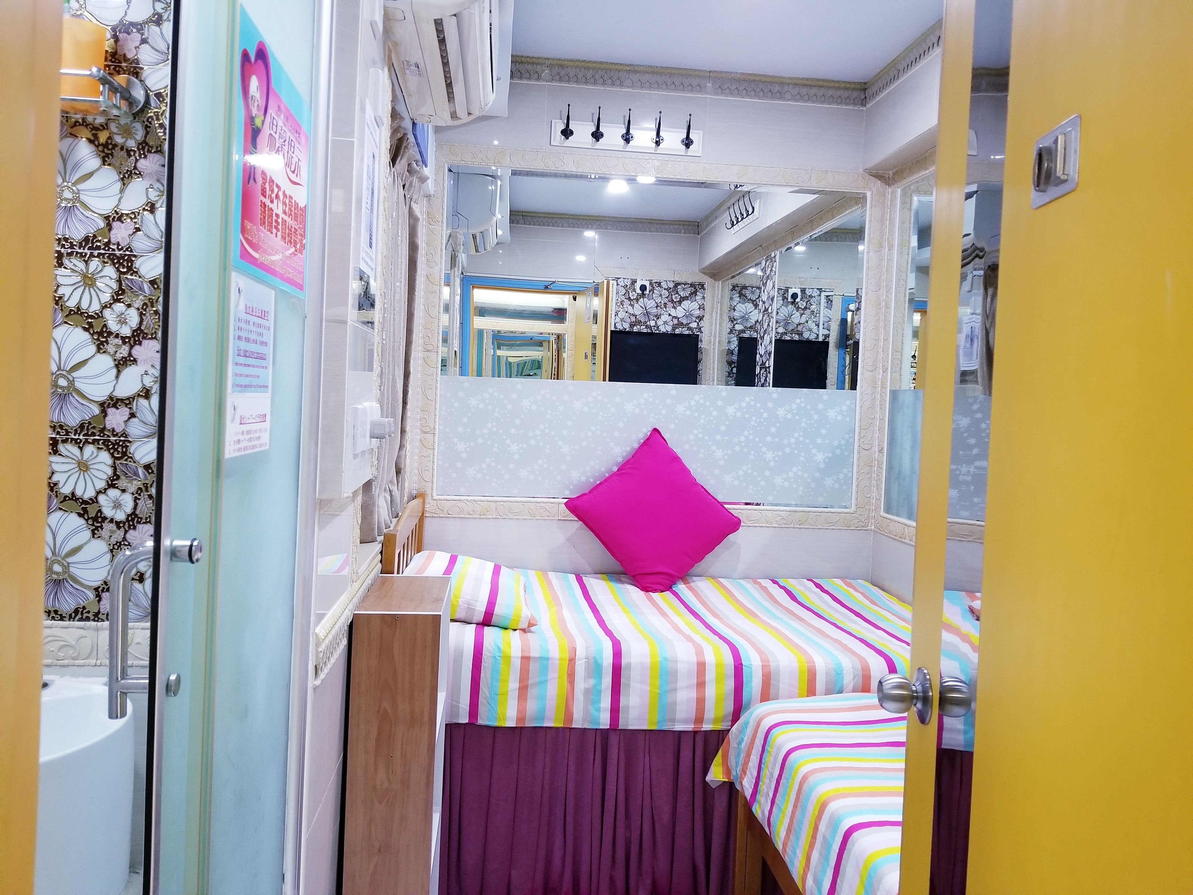 twin room | soundproofing, free wifi, bed sheets