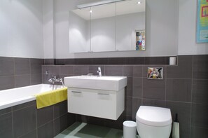 Apartment, 2 Bedrooms | Bathroom | Combined shower/bathtub, deep-soaking bathtub, free toiletries - The London Agent The Strand (London)