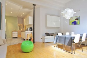 In-room dining - The London Agent The Strand (London)