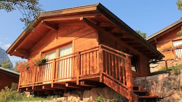 Mobile Home, 2 Bedrooms, Kitchenette, Mountain View | Terrace/patio
