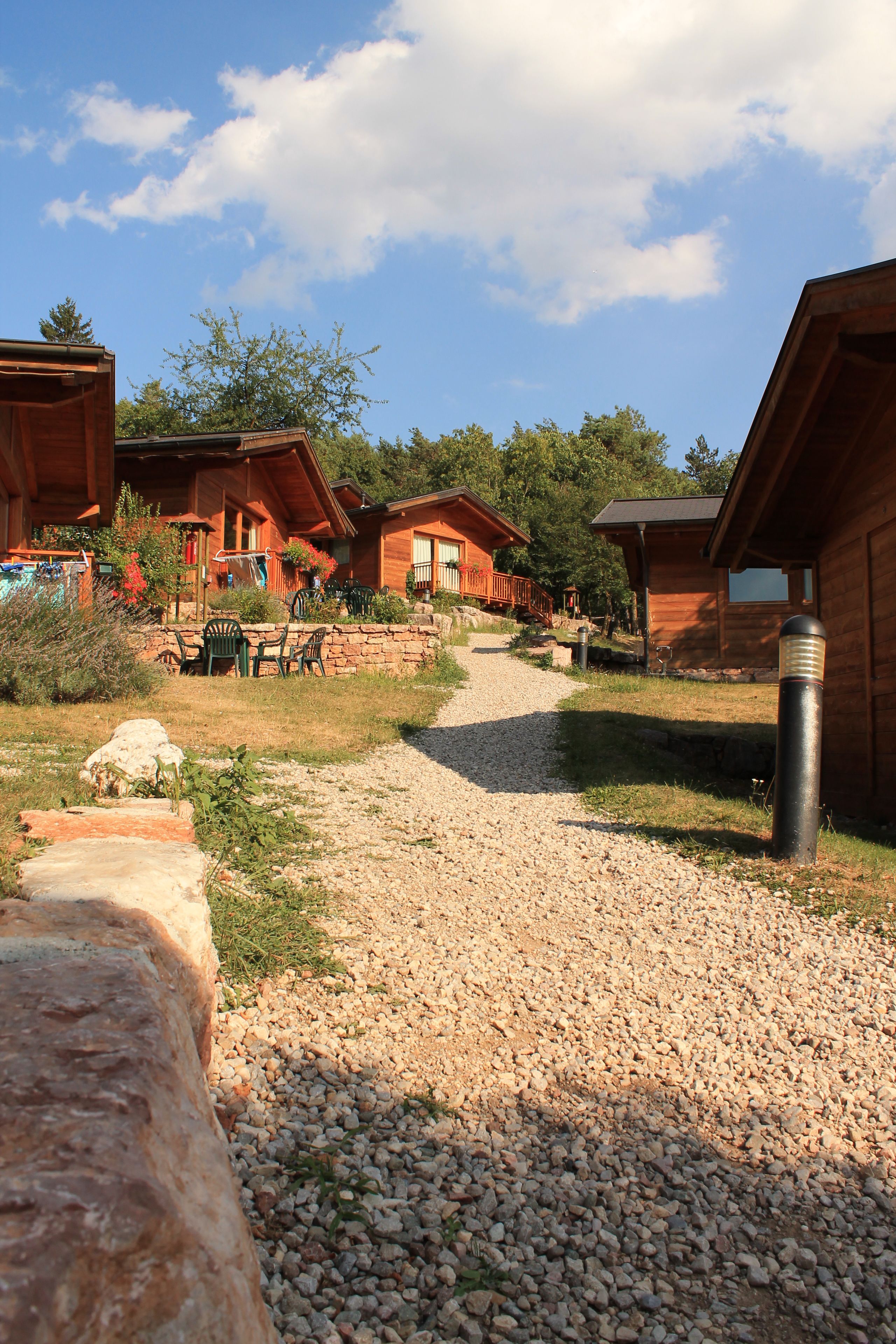 Mobile Home, 2 Bedrooms, Kitchenette, Mountain View | Property grounds