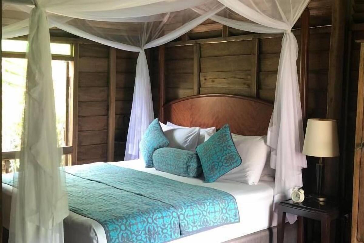 Literie de qualité, lit avec matelas Tempur-Pedic, minibar, coffre-fort