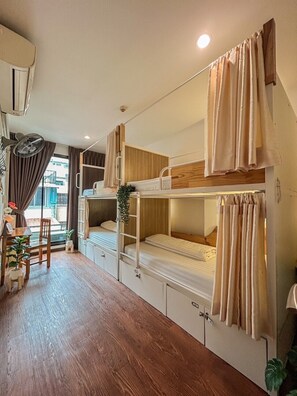 Standard Room | Extra beds - Click Hostel (Bangkok)