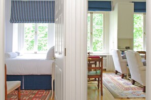 아파트, 침실 1개 | 거실 공간 | 평면 TV