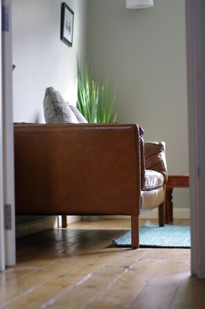 Televisión de pantalla plana, estación para reproductor de MP3