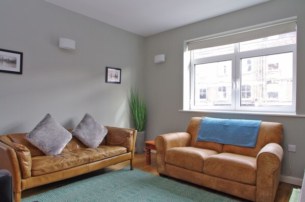 Apartment, 3 Bedrooms | Living area | Flat-screen TV, MP3 dock - The London Agent Waterloo Comfortable Home (London)