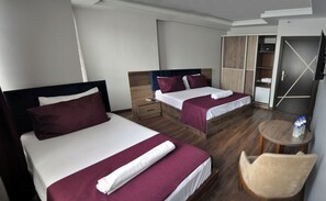 In-room safe, desk, soundproofing, free WiFi - Waha Hotel (Bursa)