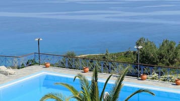 Piscina stagionale all'aperto