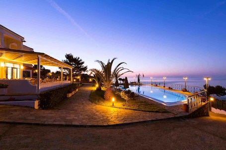 Exterior. Karras' Star Hotel