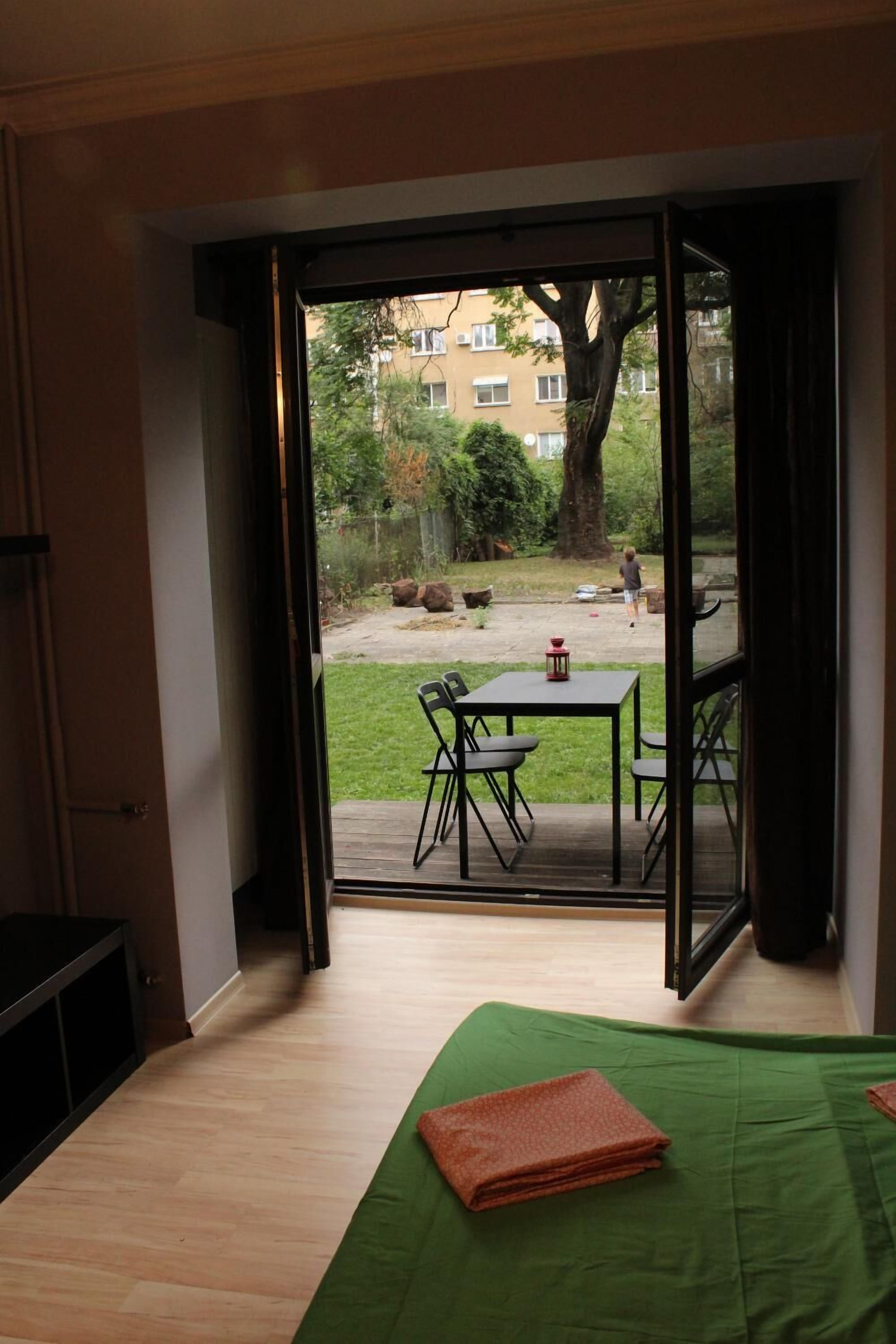 熨斗/熨衣板、免費無線上網、床單