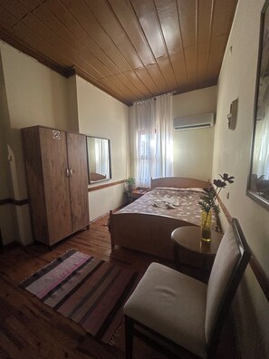 Double Room, Non Smoking | Premium bedding, minibar, desk, soundproofing - Kont Pansiyon (Antalya)