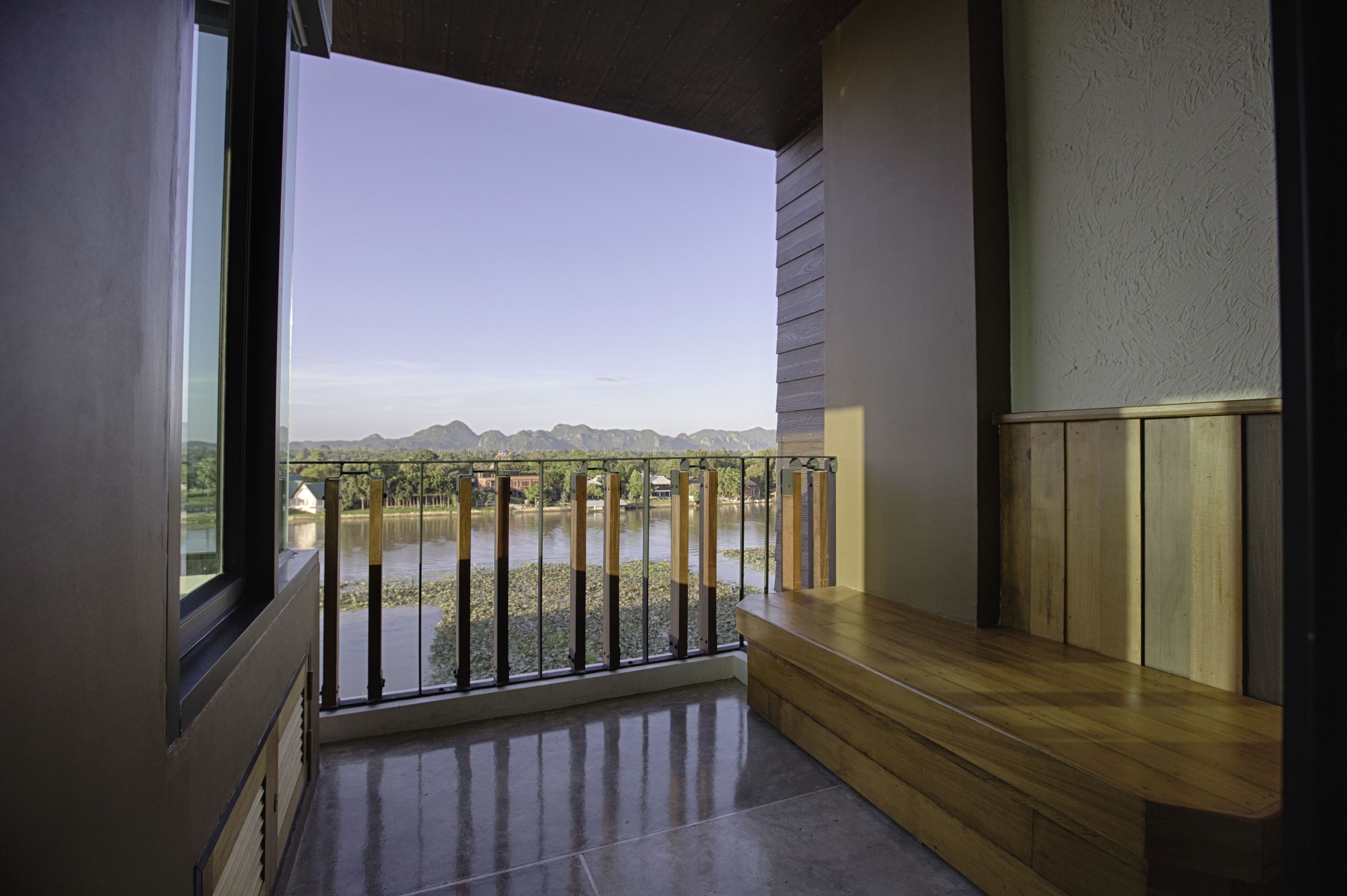 jacuzzi riverfront | bathroom | separate bathtub and shower, jetted bath, free toiletries, hair dryer