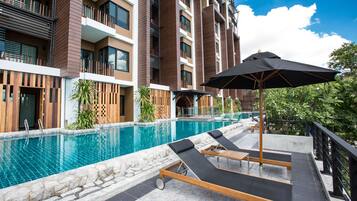Outdoor pool, sun loungers
