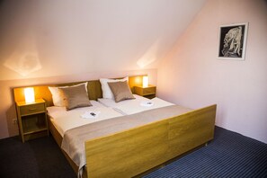 Työpöytä, äänieristys, ilmaiset vauvansängyt, ilmainen Wi-Fi