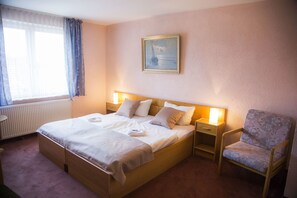 办公桌、隔音、免费婴儿床、免费 WiFi