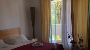 Premium bedding, in-room safe, desk, soundproofing - Bip Hotel (Budva)