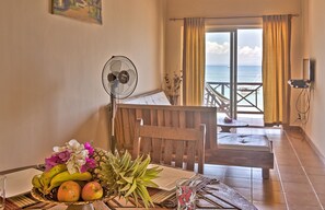 Departamento, vista al mar (first floor) | Área de sala de estar