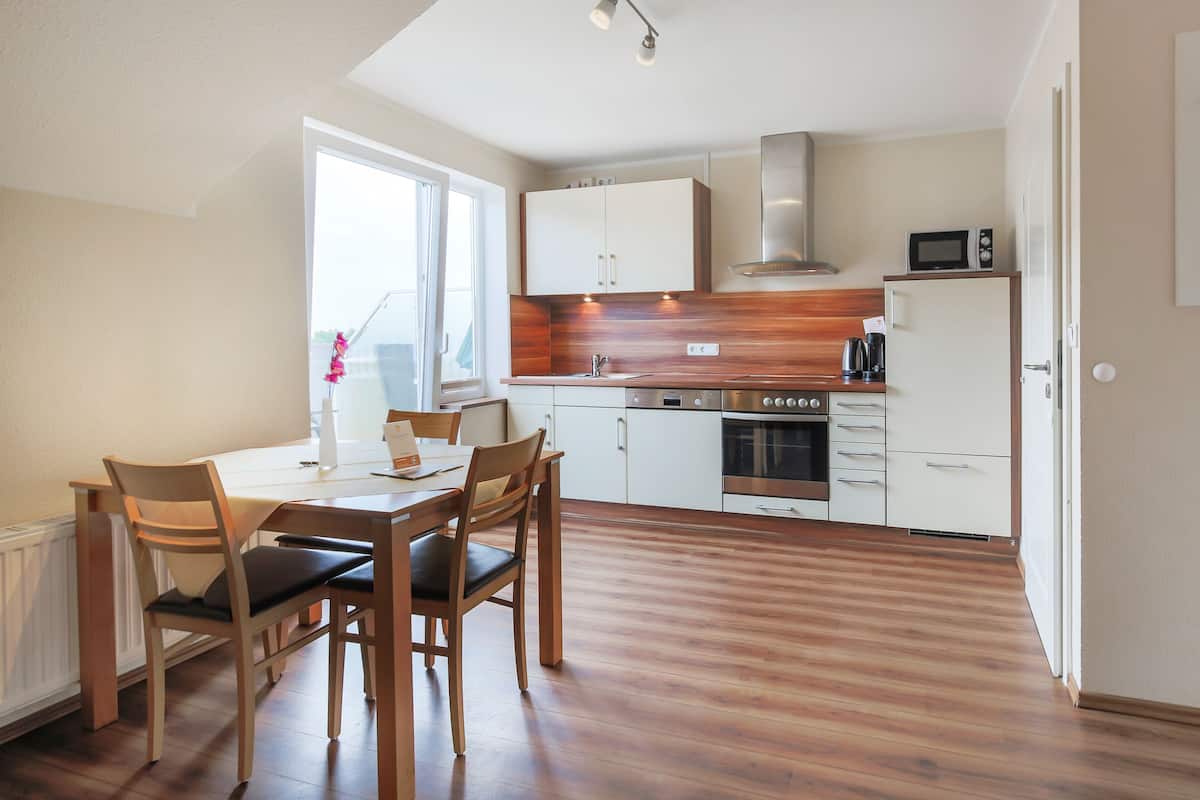Standard Apartment, 1 Bedroom, Balcony, Sea View | Private kitchen