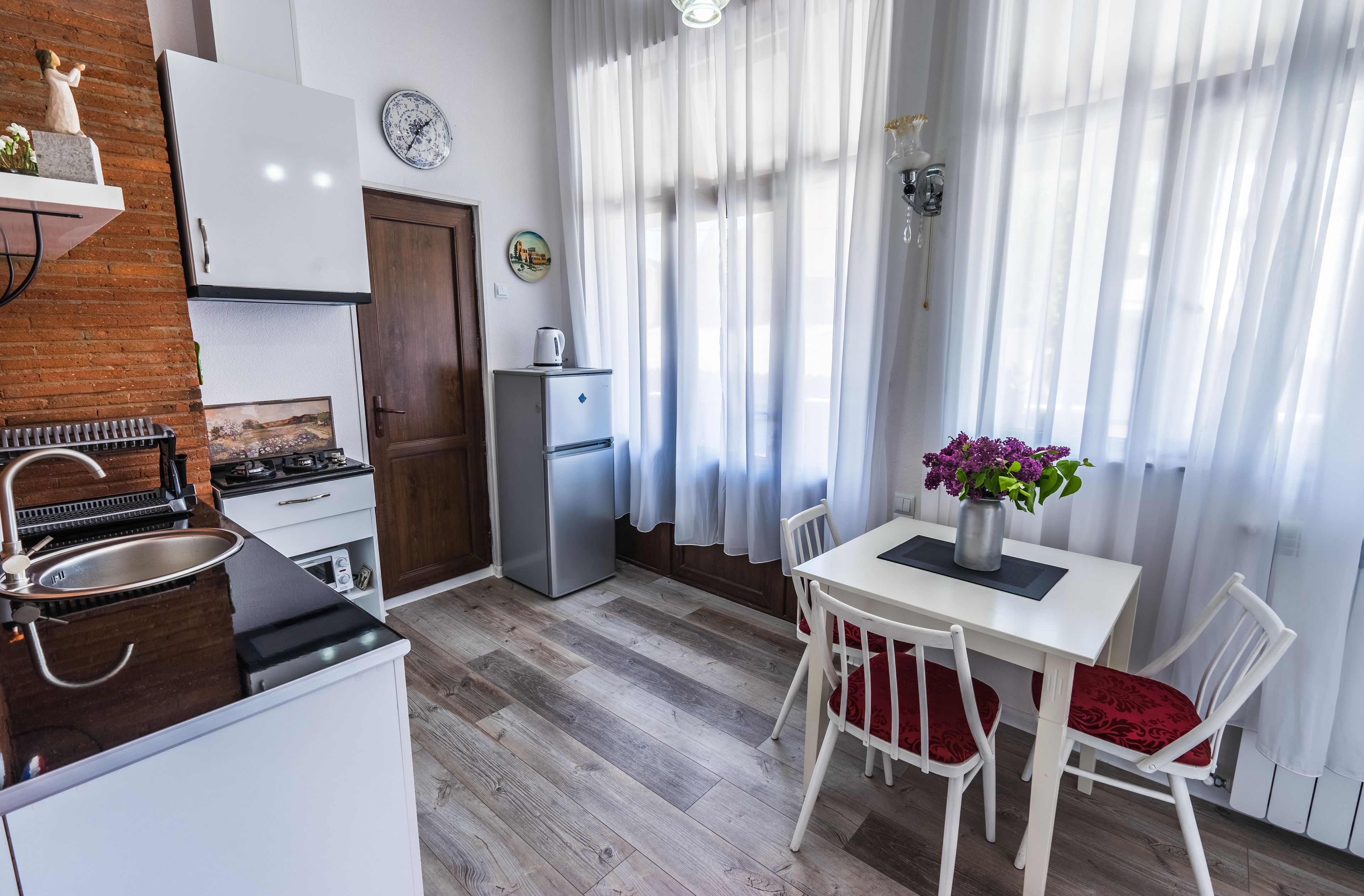 signature apartment, 1 bedroom, terrace | in-room dining