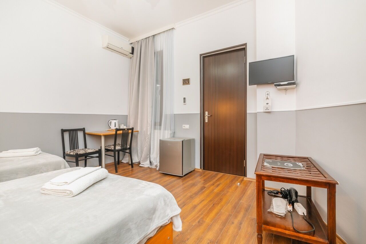 Twin Room | Premium bedding, Tempur-Pedic beds, in-room safe, individually decorated