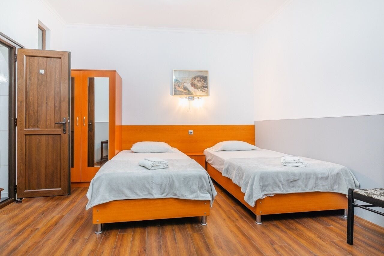 Twin Room | Premium bedding, Tempur-Pedic beds, in-room safe, individually decorated