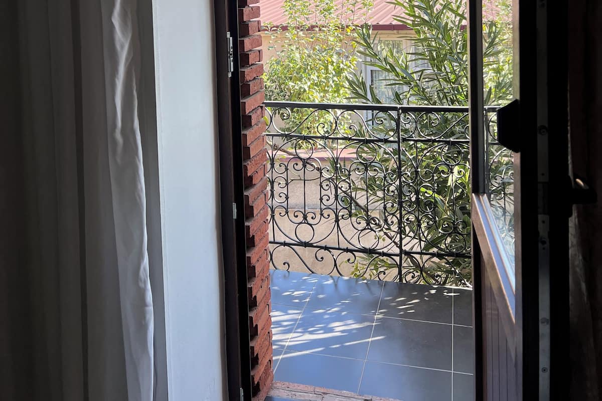 Double Room, Balcony | 1 bedroom, premium bedding, Tempur-Pedic beds, in-room safe