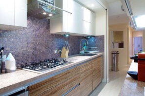 Apartment, 3 Schlafzimmer | Eigene Küche | Großer Kühlschrank, Mikrowelle, Ofen, Herdplatte