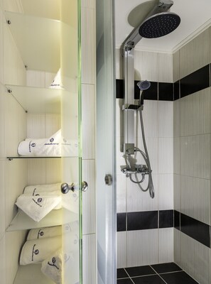 Apartemen, 2 kamar tidur | Shower kamar mandi