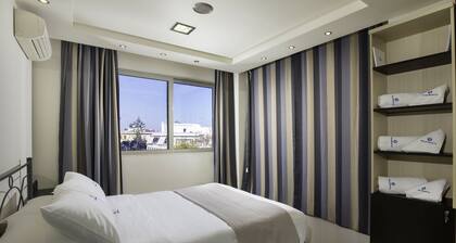 Rhodes Central Suite