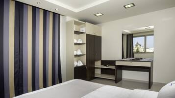 Appartement, 2 slaapkamers | 2 slaapkamers, een kluis op de kamer, geluiddichte muren