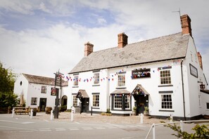 Front of property - The Carden Arms (Malpas)