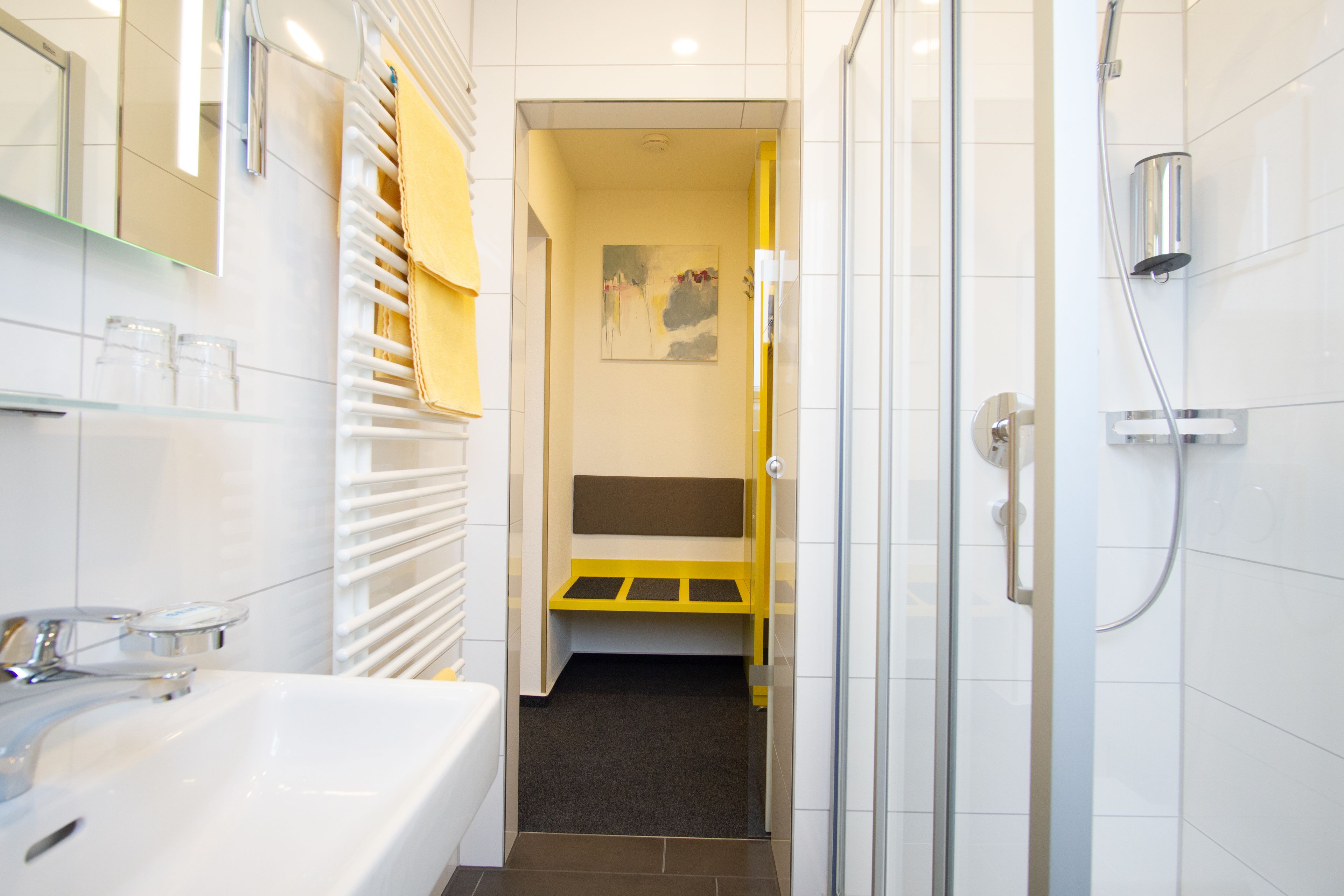 standard double room | bathroom | shower, free toiletries, hair dryer, towels