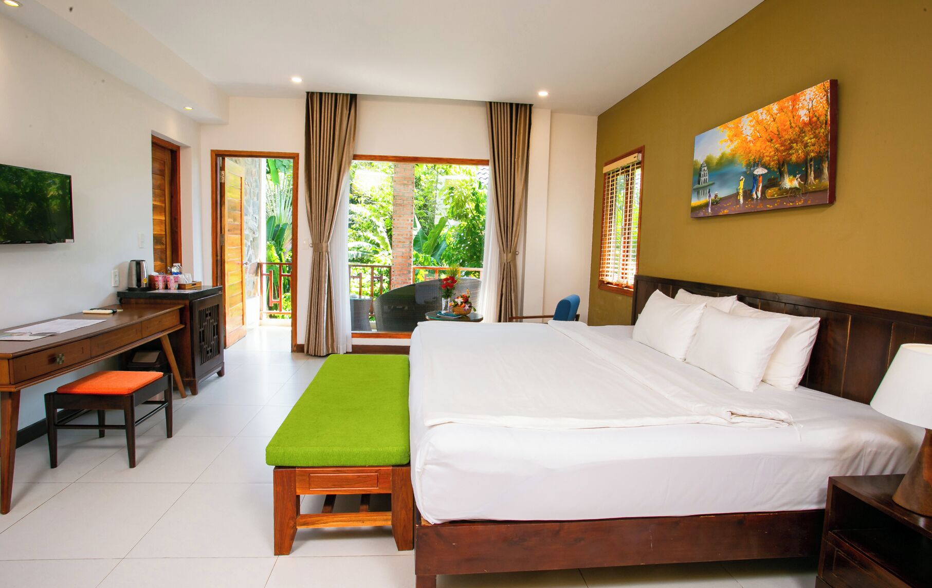 Minibar, in-room safe, blackout drapes, soundproofing